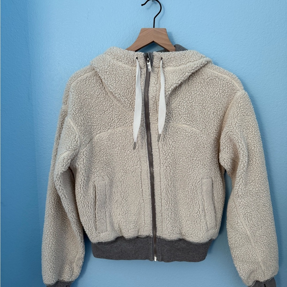 lululemon athletica short sweet and sherpa jacket small euc